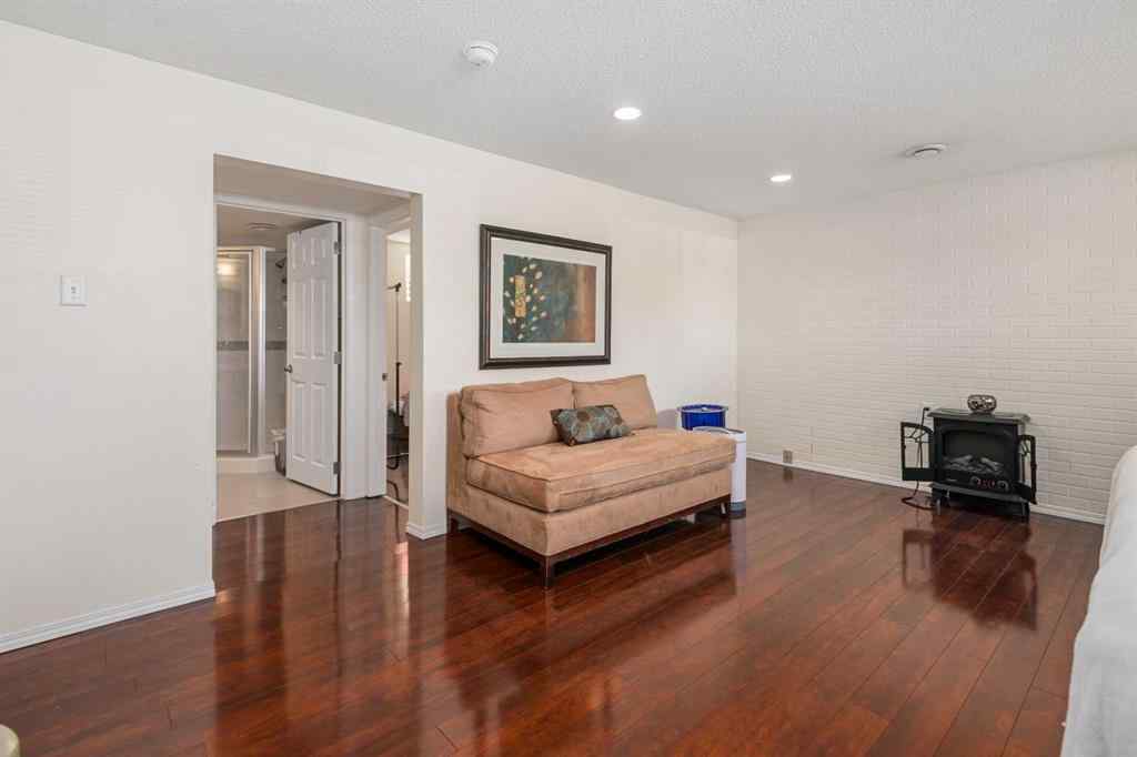 MLS® A2246273 - 935 Mayland Drive NE in Mayland Heights Calgary, Residential