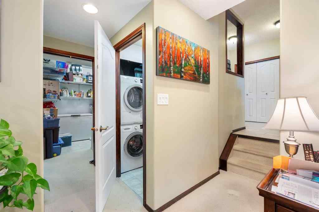 MLS® A2246277 - 113 Sierra Vista Terrace SW in Signal Hill Calgary, Residential