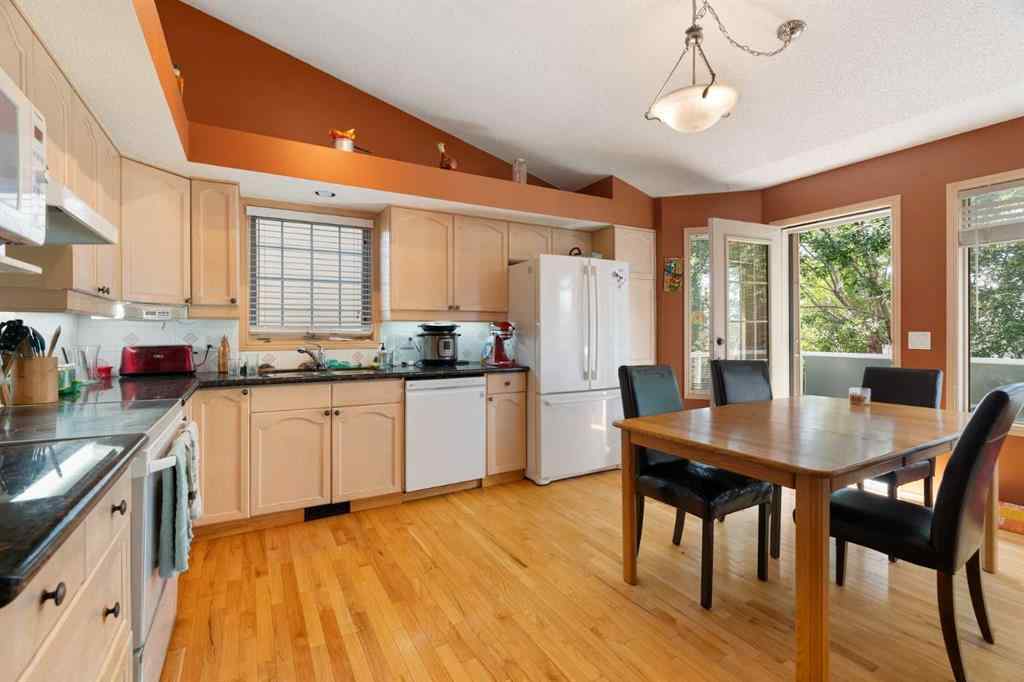 MLS® A2246277 - 113 Sierra Vista Terrace SW in Signal Hill Calgary, Residential