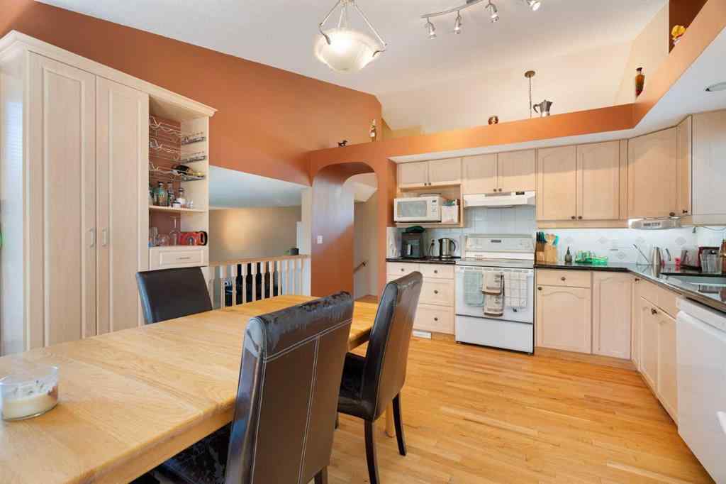 MLS® A2246277 - 113 Sierra Vista Terrace SW in Signal Hill Calgary, Residential