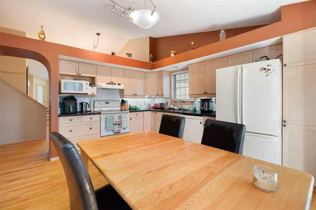 MLS® A2246277 - 113 Sierra Vista Terrace SW in Signal Hill Calgary, Residential