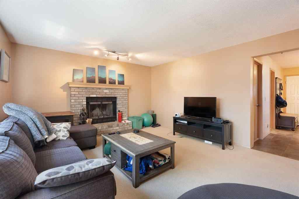 MLS® A2246277 - 113 Sierra Vista Terrace SW in Signal Hill Calgary, Residential