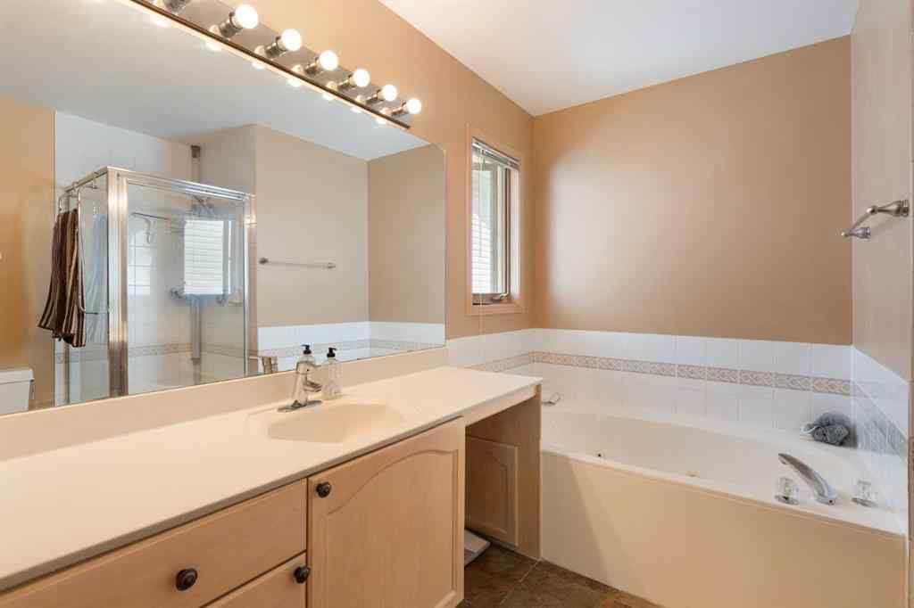 MLS® A2246277 - 113 Sierra Vista Terrace SW in Signal Hill Calgary, Residential