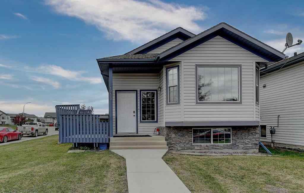 MLS® A2246291 - 10422 72 Avenue  in Mission Heights Grande Prairie, Residential