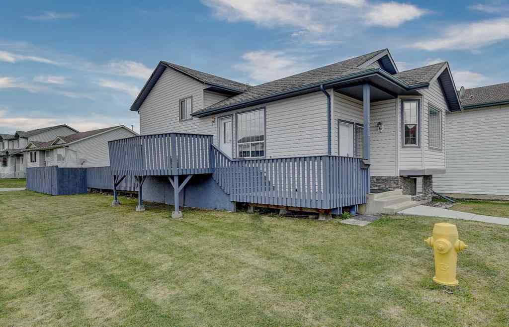 MLS® A2246291 - 10422 72 Avenue  in Mission Heights Grande Prairie, Residential