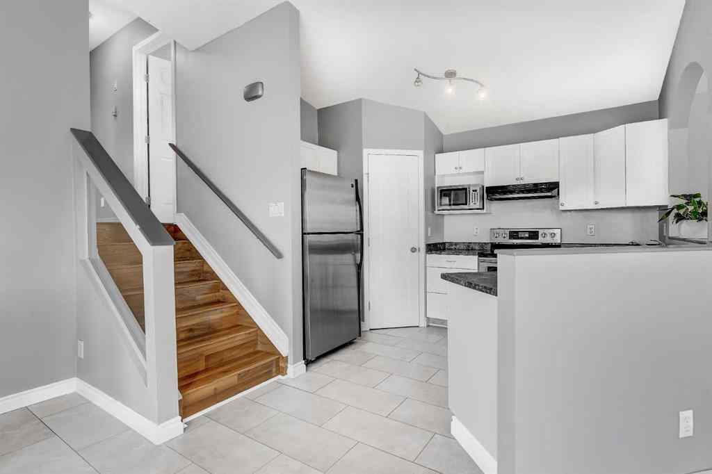 MLS® A2246291 - 10422 72 Avenue  in Mission Heights Grande Prairie, Residential