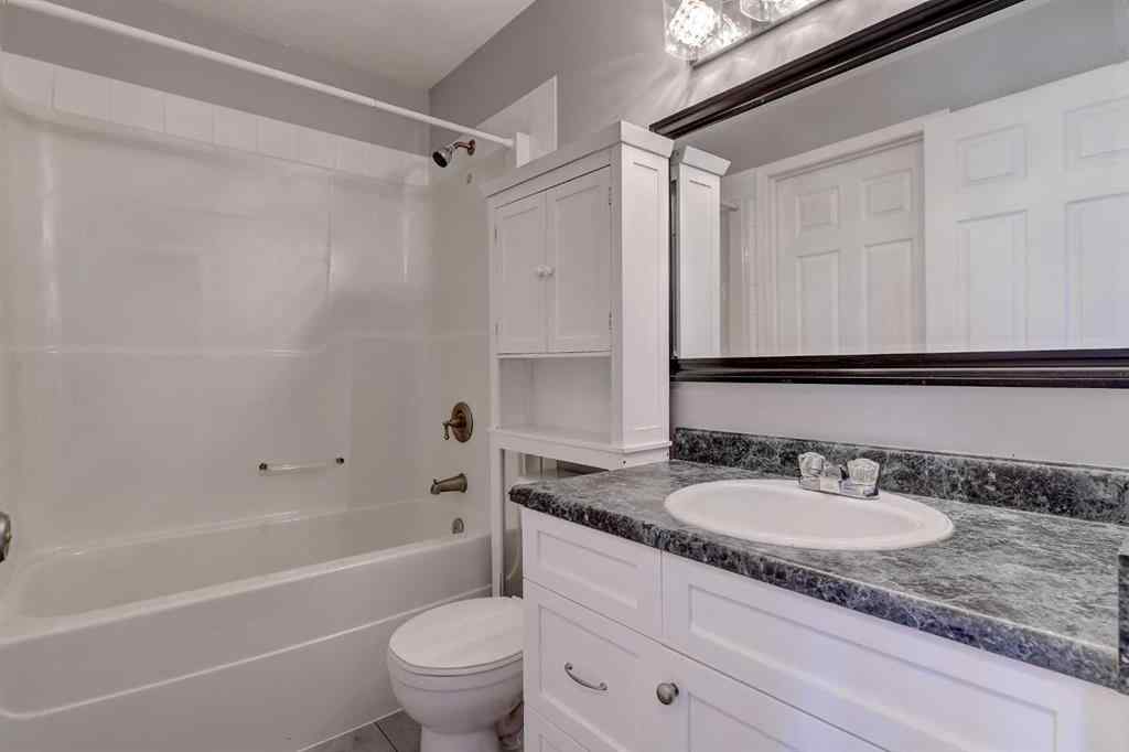 MLS® A2246291 - 10422 72 Avenue  in Mission Heights Grande Prairie, Residential