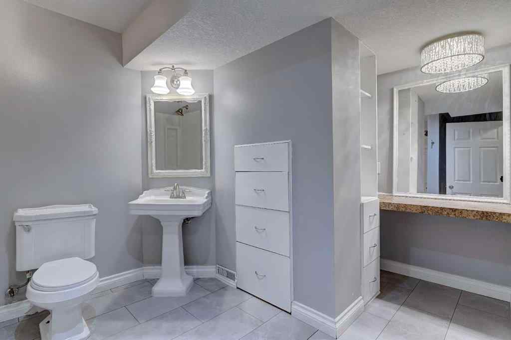 MLS® A2246291 - 10422 72 Avenue  in Mission Heights Grande Prairie, Residential