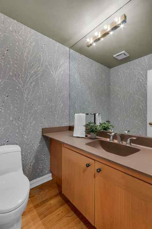 MLS® A2246293 - 1314 Gladstone Road NW in Hillhurst Calgary, Residential