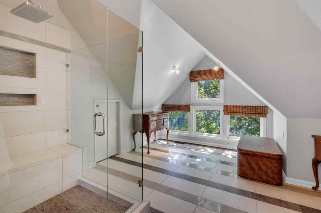 MLS® A2246293 - 1314 Gladstone Road NW in Hillhurst Calgary, Residential