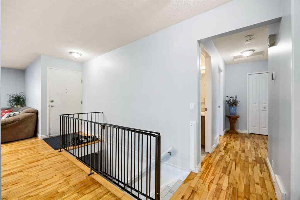 MLS® A2246322 - 3316 60 Street NE in Temple Calgary, Residential