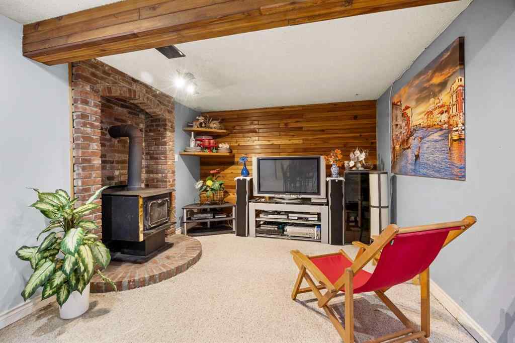 MLS® A2246322 - 3316 60 Street NE in Temple Calgary, Residential