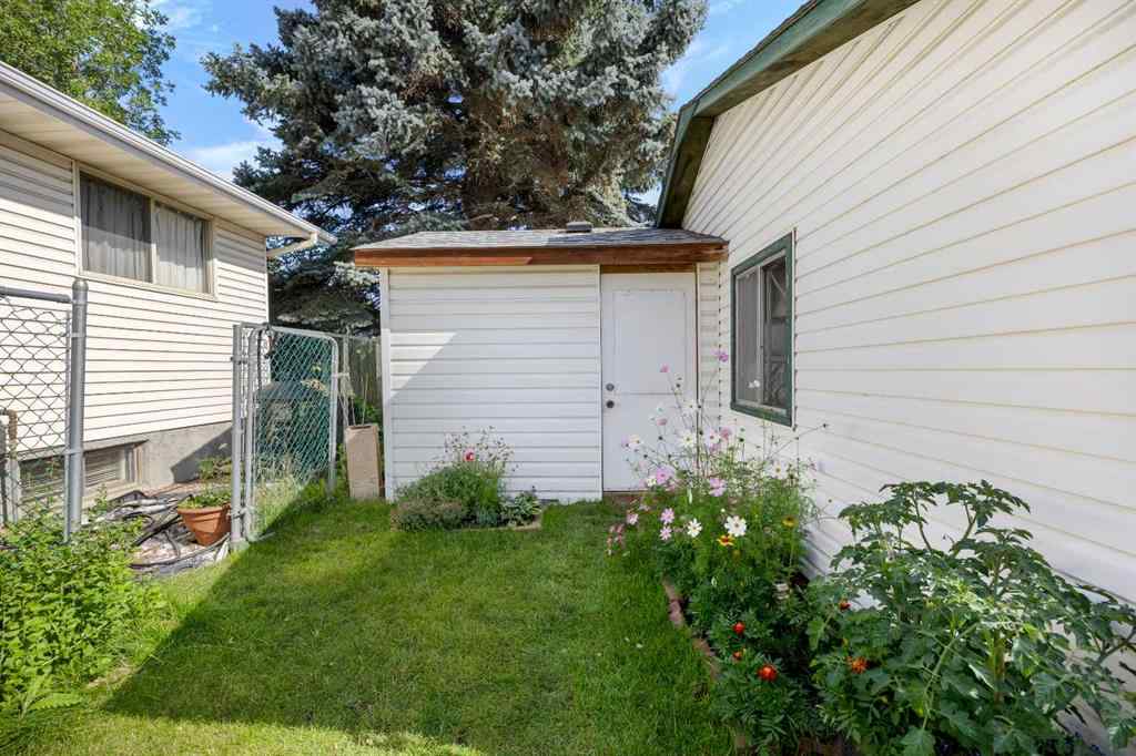 MLS® A2246322 - 3316 60 Street NE in Temple Calgary, Residential
