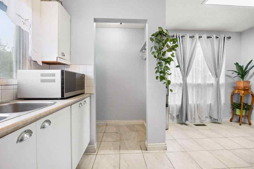 MLS® A2246322 - 3316 60 Street NE in Temple Calgary, Residential