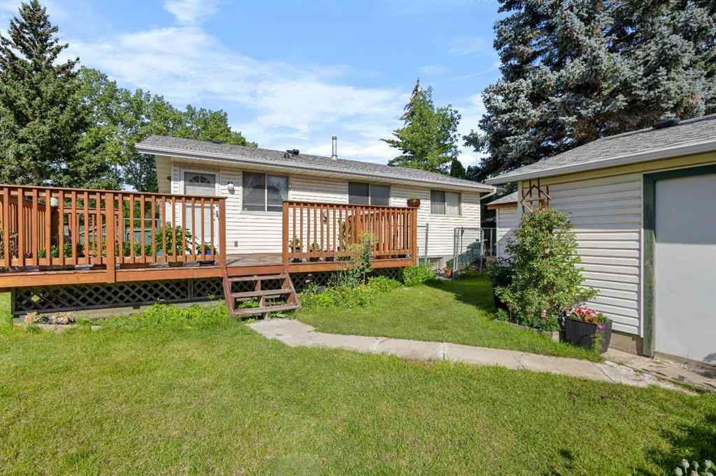 MLS® A2246322 - 3316 60 Street NE in Temple Calgary, Residential