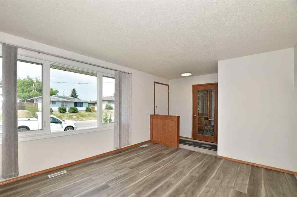MLS® A2246338 - 4207 Maryvale Drive NE in Marlborough Calgary, Residential