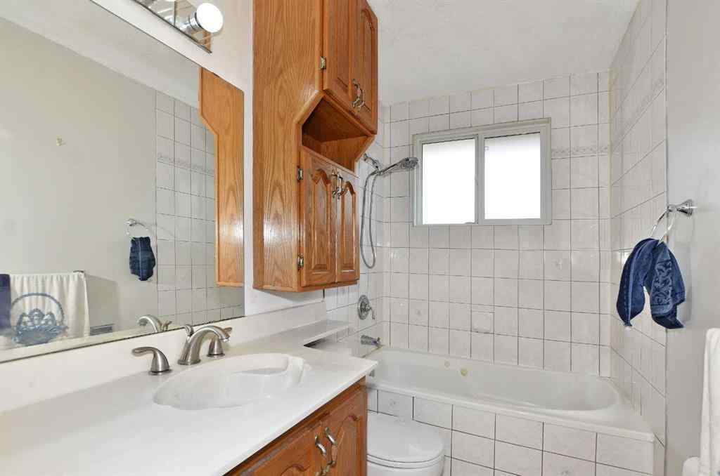 MLS® A2246338 - 4207 Maryvale Drive NE in Marlborough Calgary, Residential