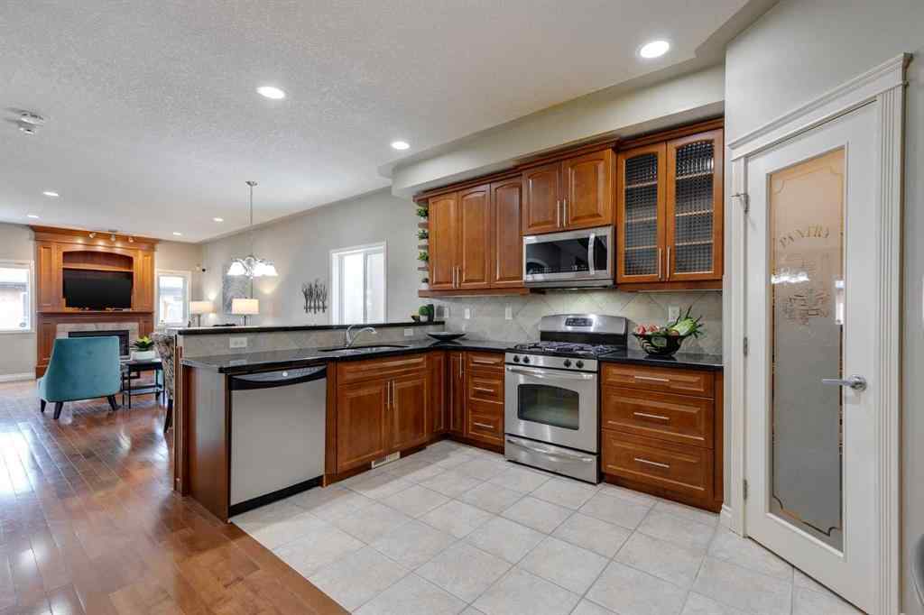 MLS® A2246343 - 1216 18 Avenue NW in Capitol Hill Calgary, Residential