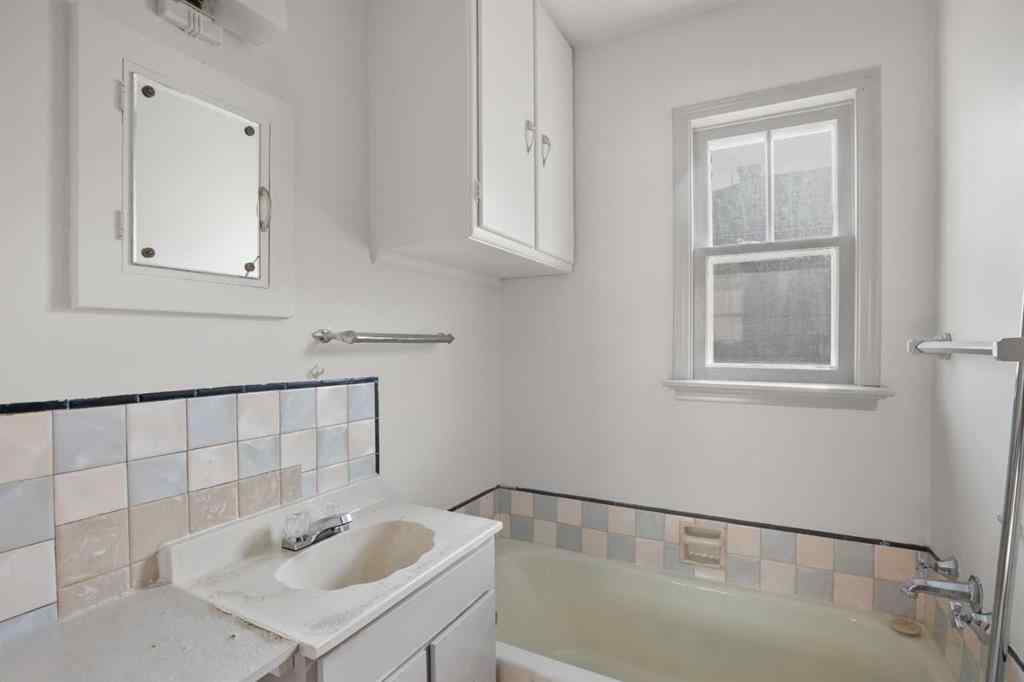 MLS® A2246345 - 4914 46 Street  in Downtown Red Deer Red Deer, Commercial