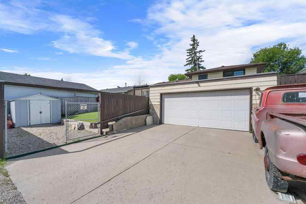 MLS® A2246357 - 232 Templeside Circle NE in Temple Calgary, Residential