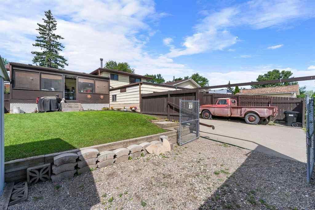 MLS® A2246357 - 232 Templeside Circle NE in Temple Calgary, Residential