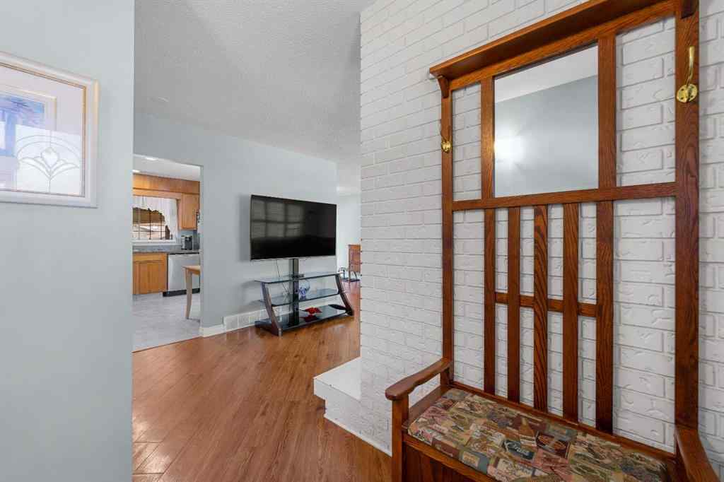 MLS® A2246357 - 232 Templeside Circle NE in Temple Calgary, Residential
