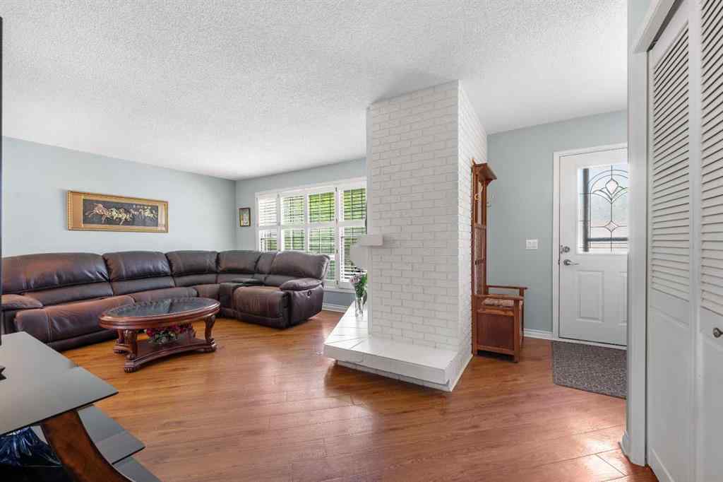 MLS® A2246357 - 232 Templeside Circle NE in Temple Calgary, Residential