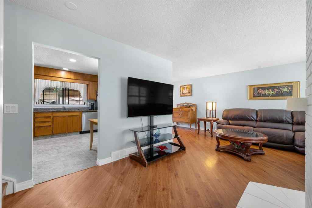 MLS® A2246357 - 232 Templeside Circle NE in Temple Calgary, Residential