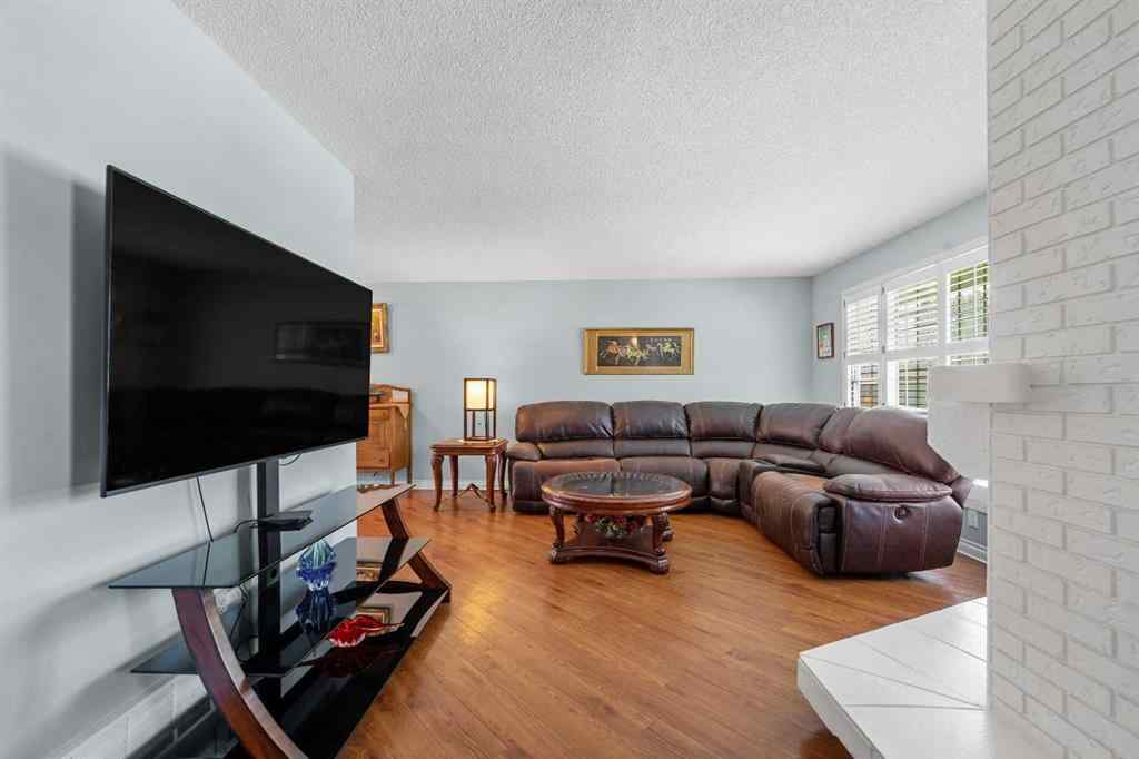 MLS® A2246357 - 232 Templeside Circle NE in Temple Calgary, Residential