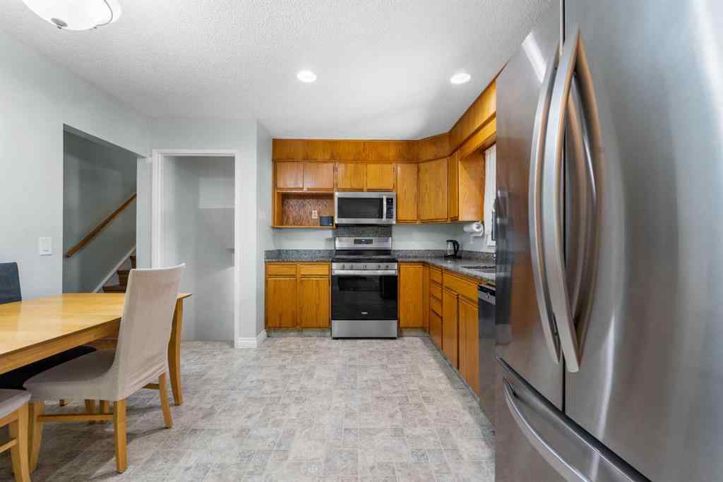 MLS® A2246357 - 232 Templeside Circle NE in Temple Calgary, Residential