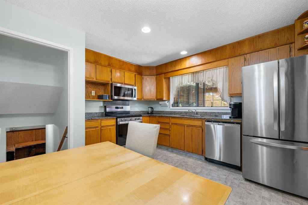 MLS® A2246357 - 232 Templeside Circle NE in Temple Calgary, Residential