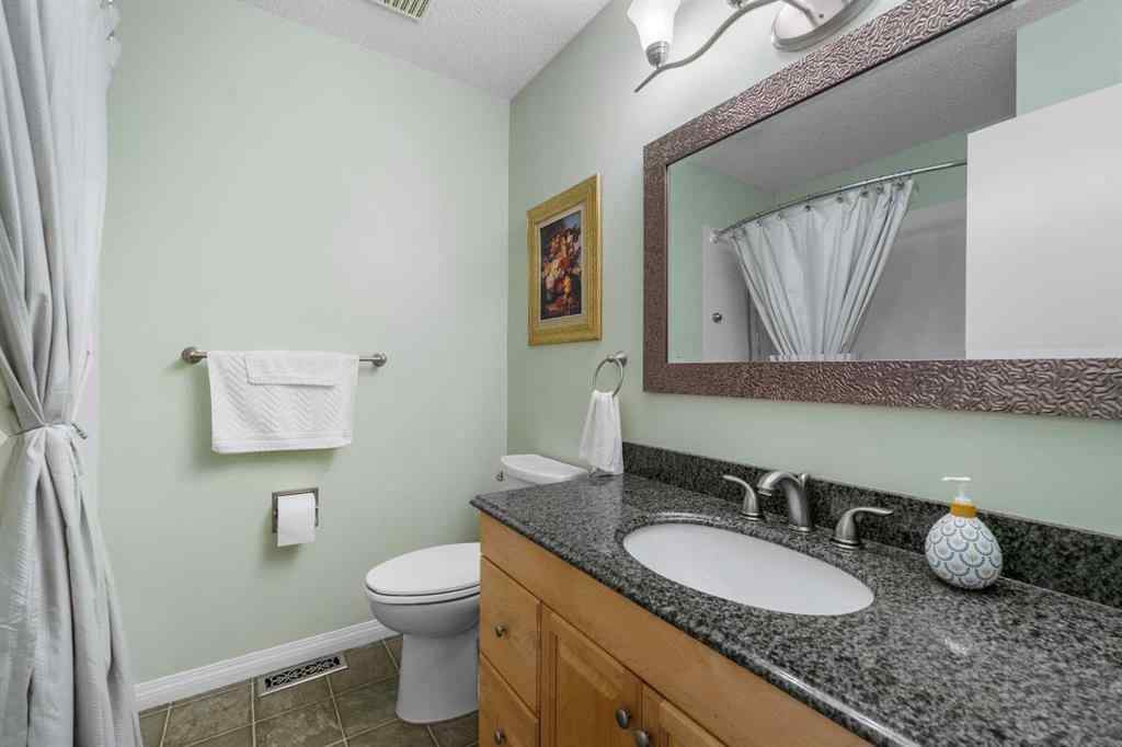 MLS® A2246357 - 232 Templeside Circle NE in Temple Calgary, Residential