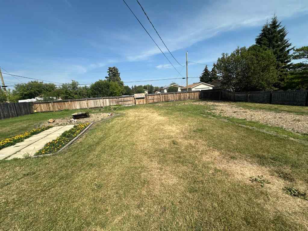 MLS® A2246371 - 4718 49 Avenue  in NONE Grimshaw, Residential