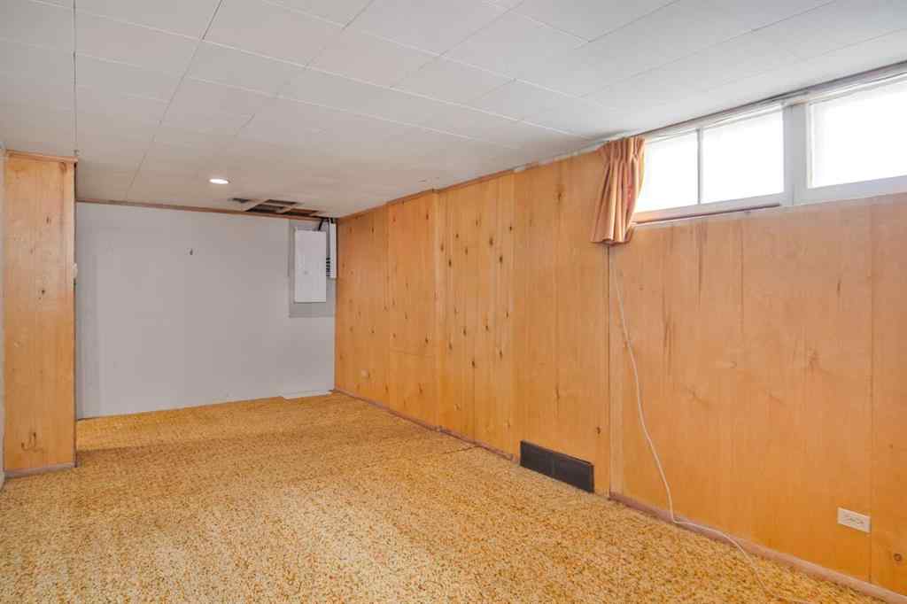 MLS® A2246372 - 10007 92 Avenue  in Swanavon Grande Prairie, Residential