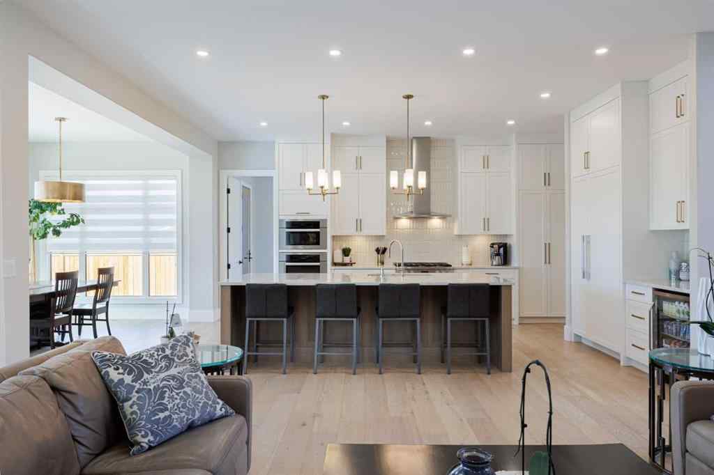MLS® A2246380 - 319 42 Street SW in Wildwood Calgary, Residential