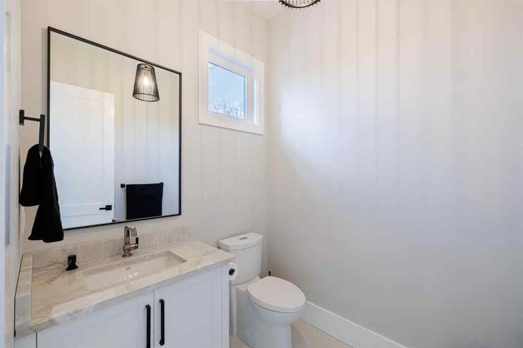 MLS® A2246380 - 319 42 Street SW in Wildwood Calgary, Residential