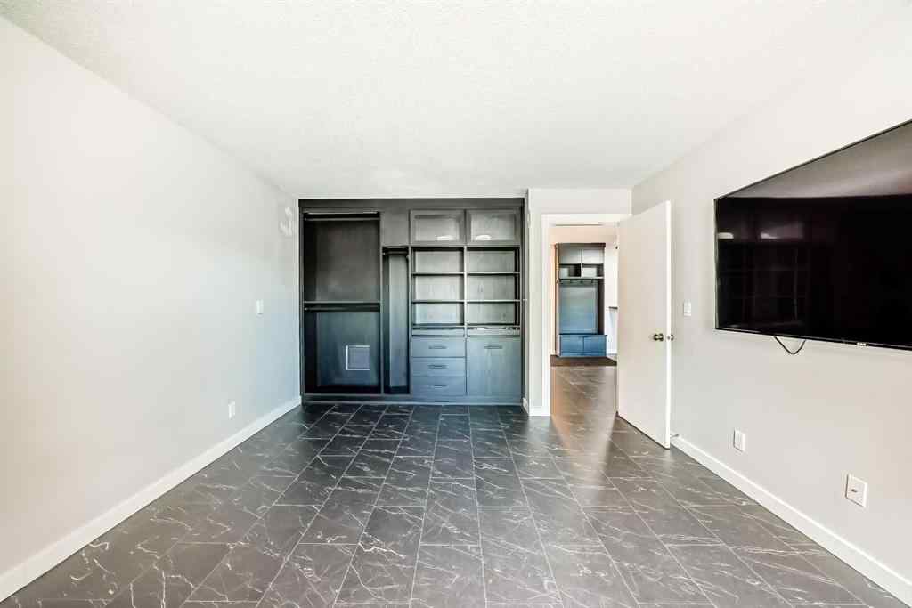 MLS® A2246384 - Unit #201 3727 42 Street NW in Varsity Calgary, Residential