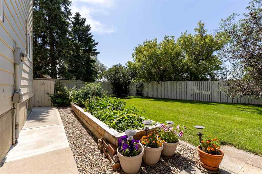 MLS® A2246386 - 2230 41 Street S in Redwood Lethbridge, Residential