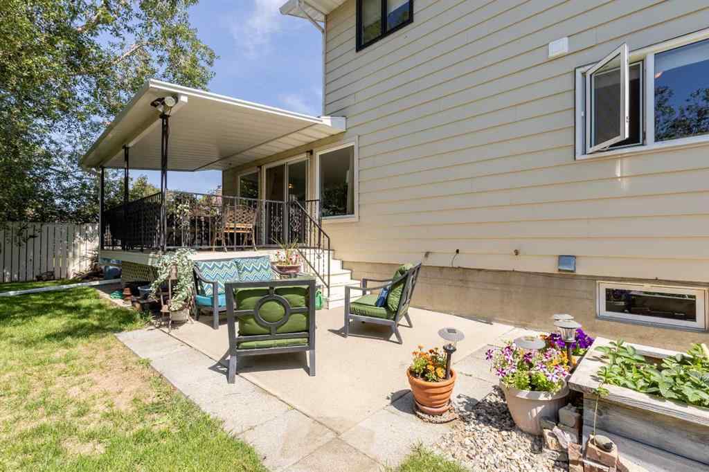 MLS® A2246386 - 2230 41 Street S in Redwood Lethbridge, Residential