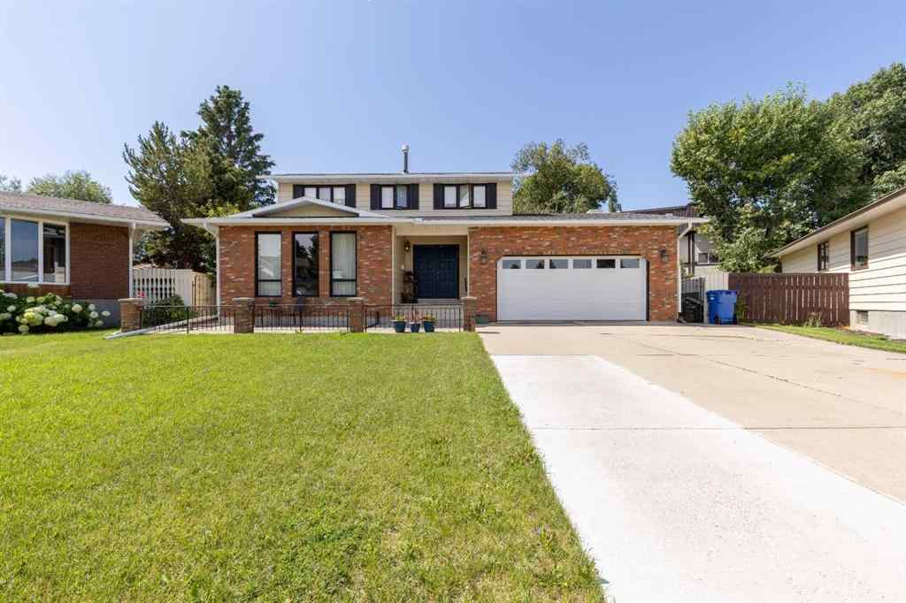 MLS® A2246386 - 2230 41 Street S in Redwood Lethbridge, Residential