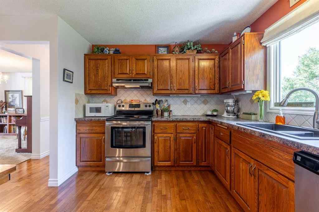 MLS® A2246386 - 2230 41 Street S in Redwood Lethbridge, Residential