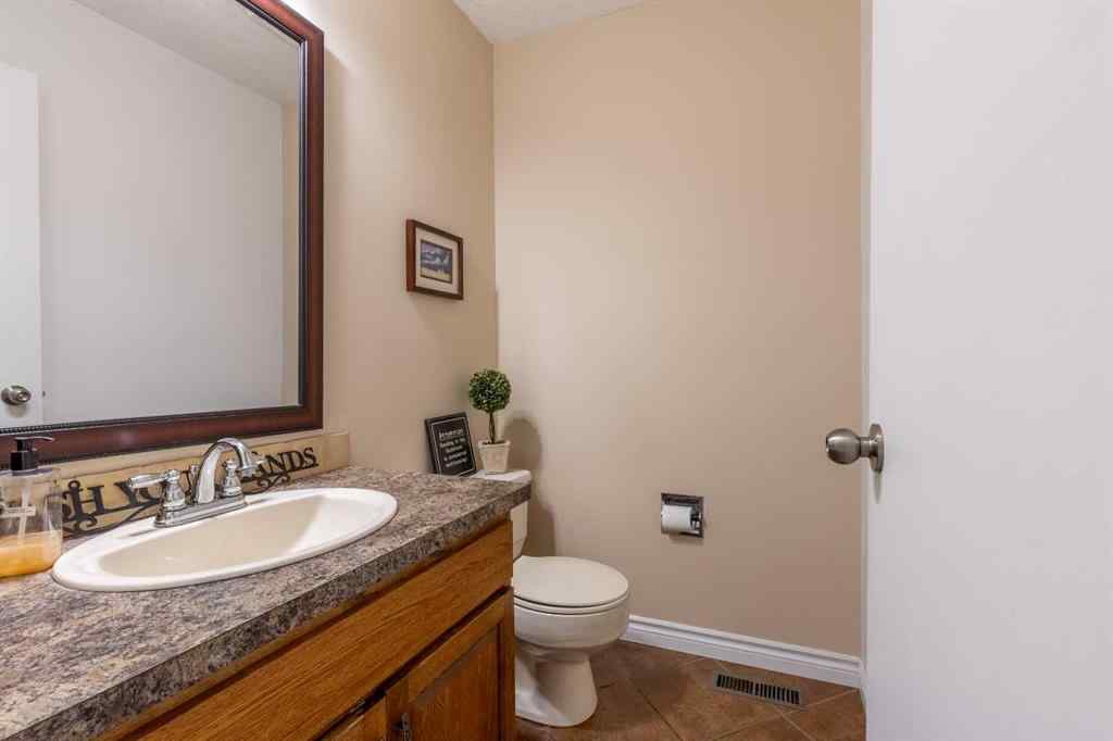 MLS® A2246386 - 2230 41 Street S in Redwood Lethbridge, Residential