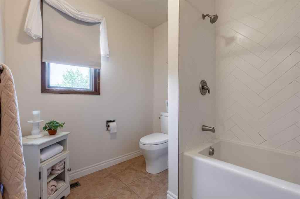 MLS® A2246386 - 2230 41 Street S in Redwood Lethbridge, Residential