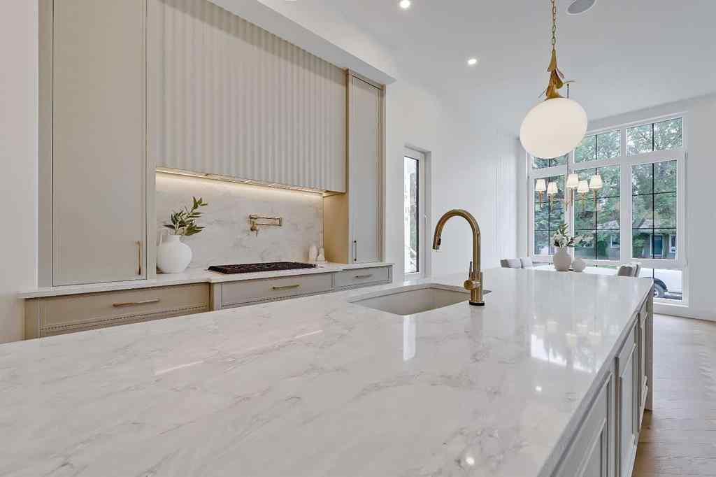 MLS® A2246417 - 2322 54 Avenue SW in North Glenmore Park Calgary, Residential