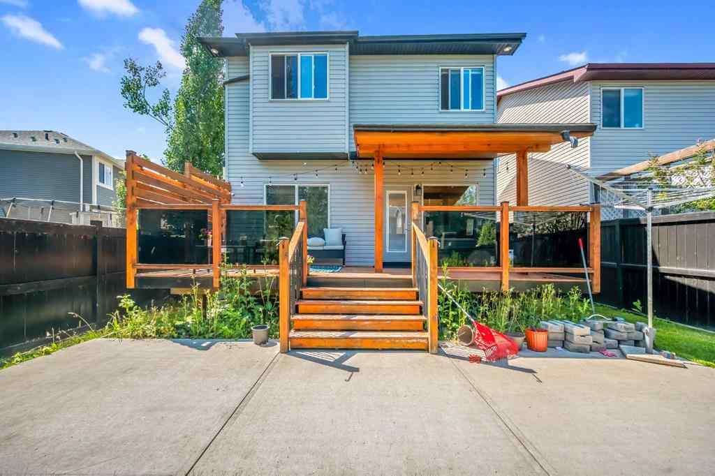 MLS® A2246423 - 1011 Kings Heights Road SE in Kings Heights Airdrie, Residential
