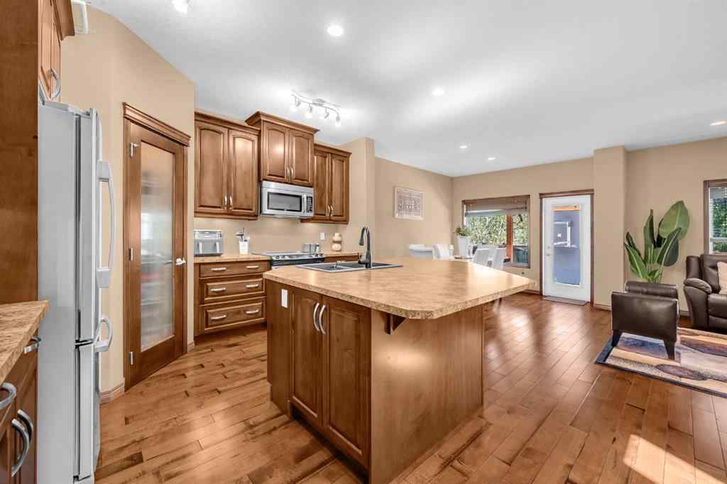 MLS® A2246423 - 1011 Kings Heights Road SE in Kings Heights Airdrie, Residential