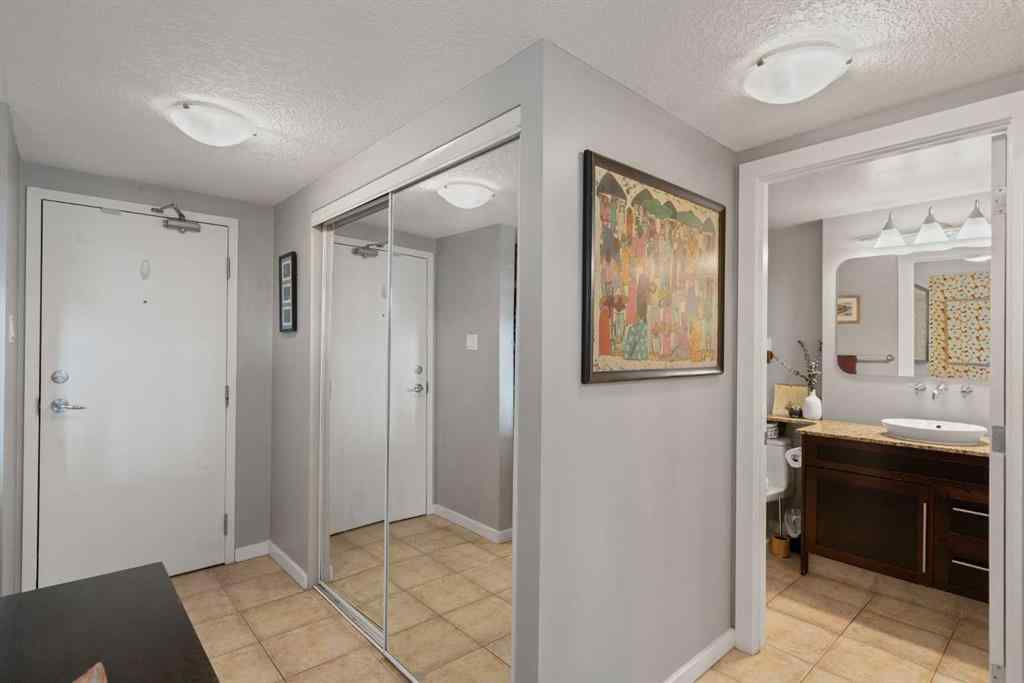 MLS® A2246437 - Unit #404 429 14 Street NW in Hillhurst Calgary, Residential