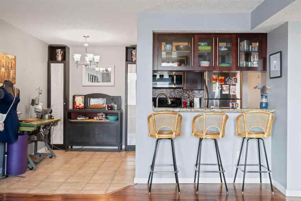 MLS® A2246437 - Unit #404 429 14 Street NW in Hillhurst Calgary, Residential