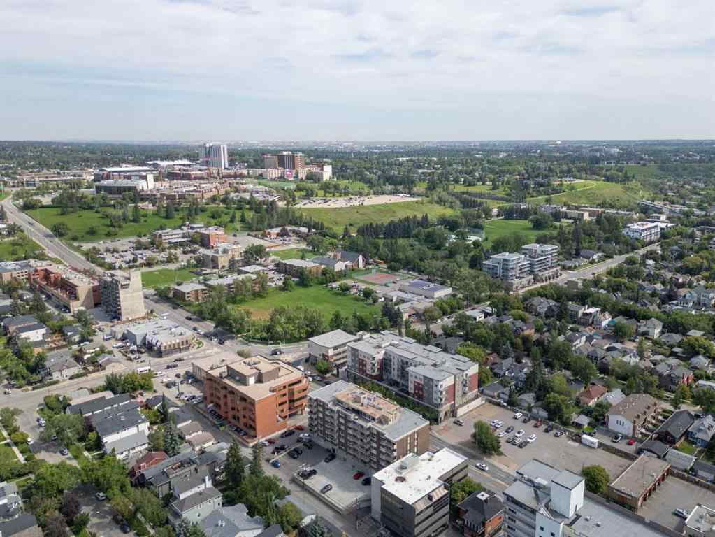 MLS® A2246437 - Unit #404 429 14 Street NW in Hillhurst Calgary, Residential