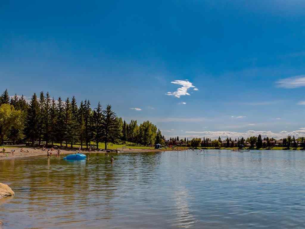 MLS® A2246441 - 212 Midlawn Close SE in Midnapore Calgary, Residential